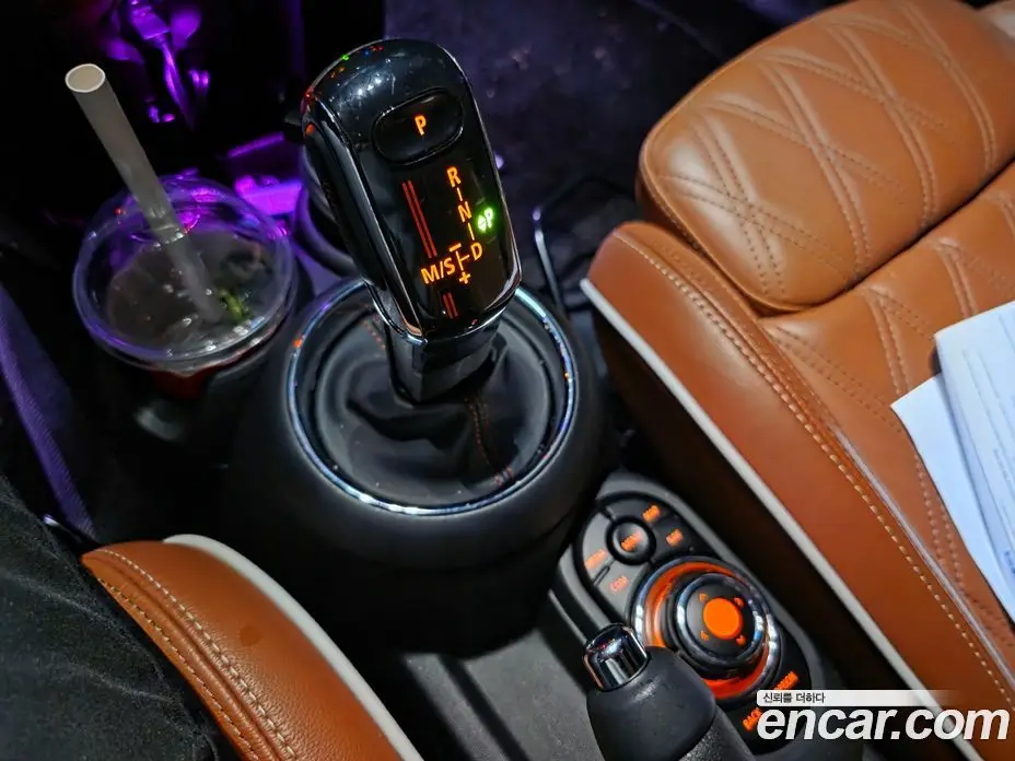 Mini Cooper Convertible 2020 2.0 автомат (гидро), фото 9 Mini Cooper Convertible 2020 2.0 автомат (гидро), фото 9