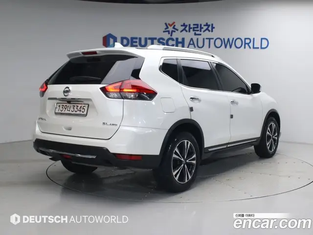 Nissan X-Trail 2018 2.5 автомат (гидро), миниатюра 2