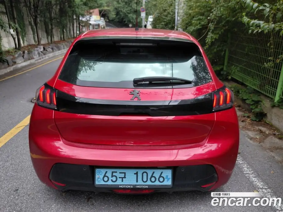 Peugeot 208 2020 1.0 автомат (гидро), фото 4 Peugeot 208 2020 1.0 автомат (гидро), фото 4