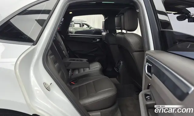 Porsche Macan 2018 2.0 автомат (гидро), миниатюра 12
