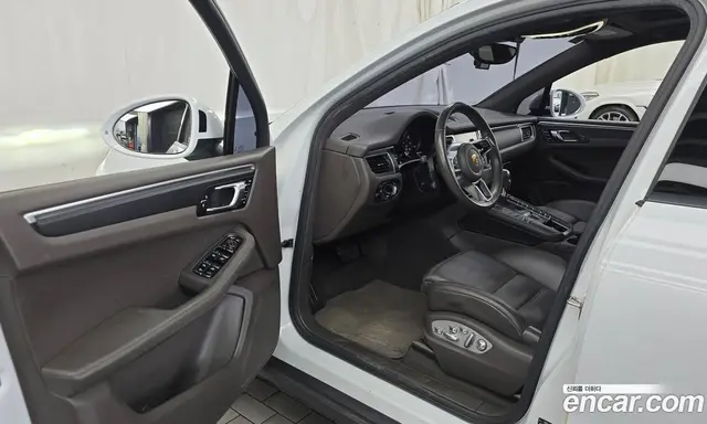 Porsche Macan 2018 2.0 автомат (гидро), миниатюра 10 Porsche Macan 2018 2.0 автомат (гидро), миниатюра 10