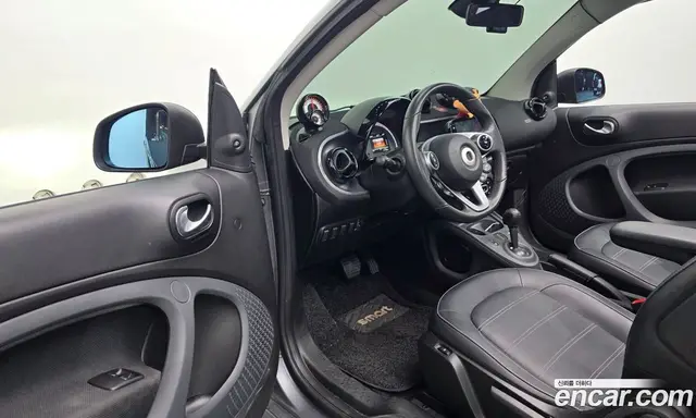Smart Fortwo 2018 автомат (гидро), миниатюра 11 Smart Fortwo 2018 автомат (гидро), миниатюра 11