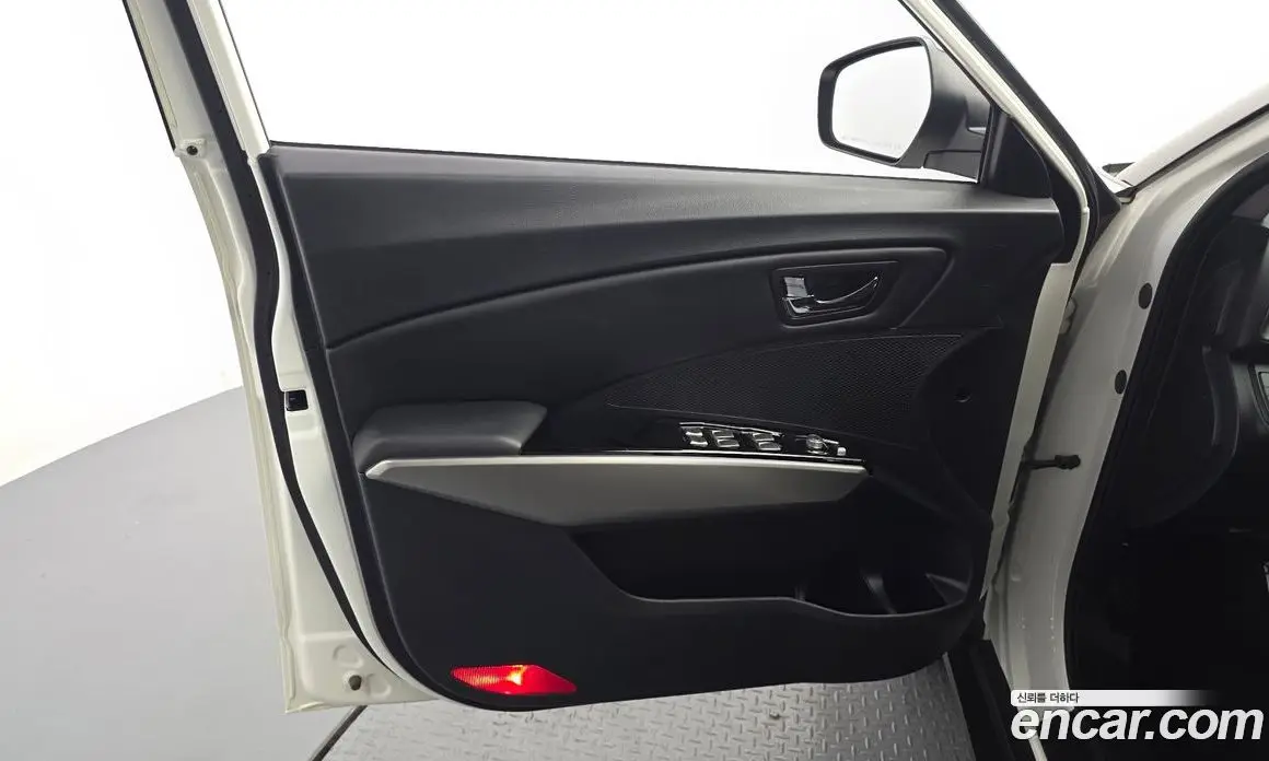 SsangYong TIBOLI 2016 1.6 автомат (гидро), фото 14 SsangYong TIBOLI 2016 1.6 автомат (гидро), фото 14