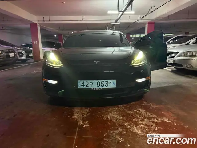 Tesla Model 3 2022 автомат (гидро), миниатюра 1 Tesla Model 3 2022 автомат (гидро), миниатюра 1
