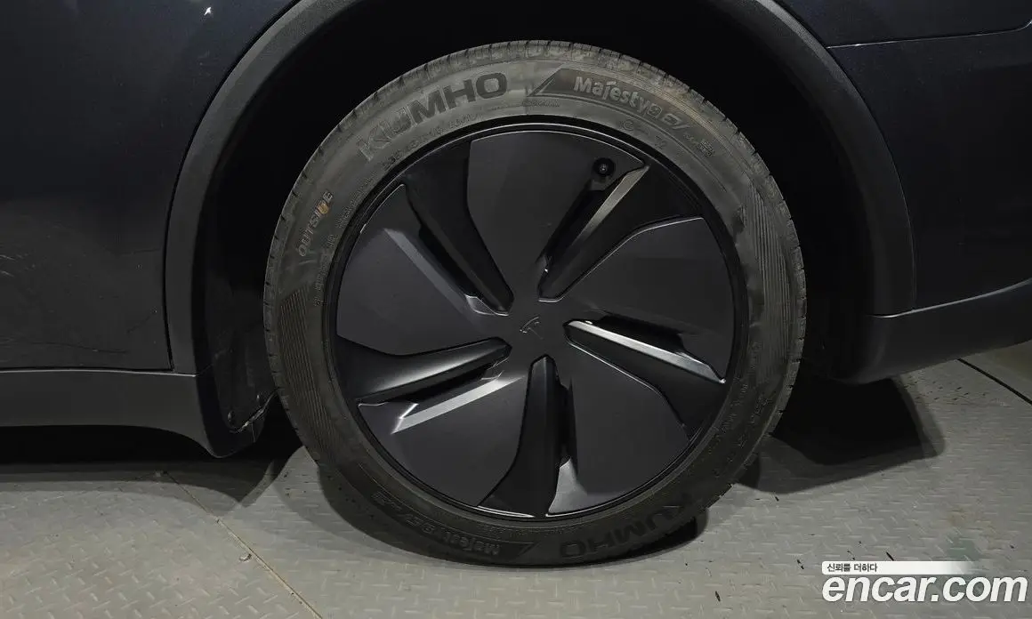 Tesla Model Y 2025 0.2 автомат (гидро), фото 7 Tesla Model Y 2025 0.2 автомат (гидро), фото 7