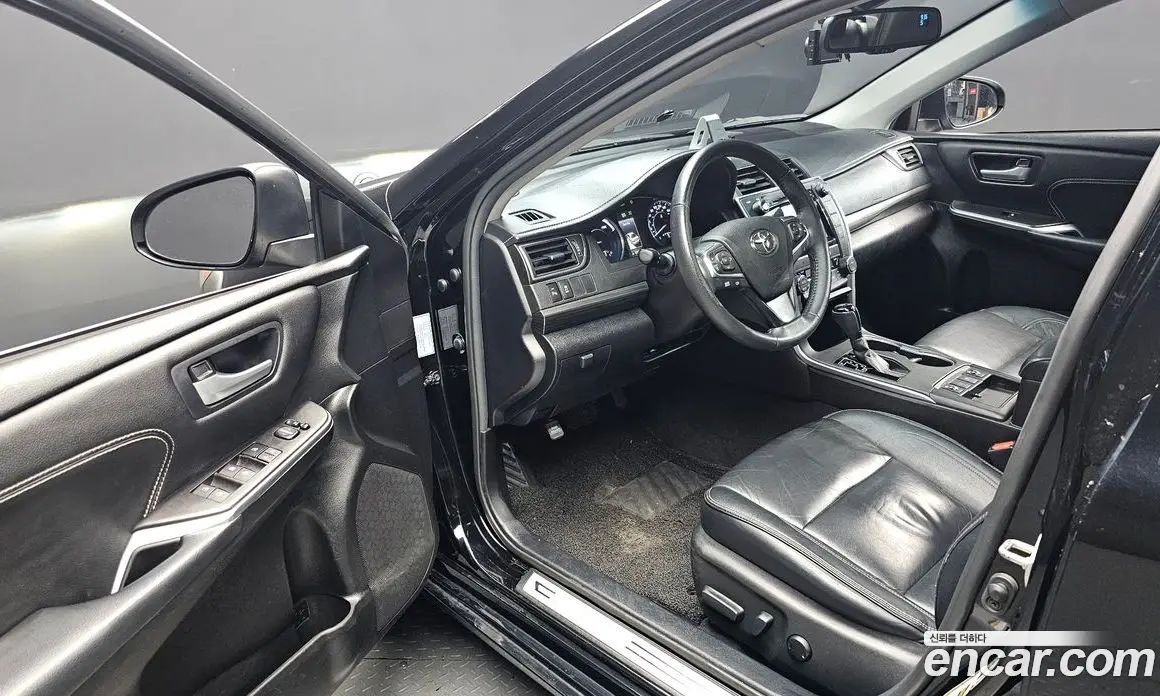 Toyota Camry 2017 2.5 автомат (гидро), фото 10 Toyota Camry 2017 2.5 автомат (гидро), фото 10
