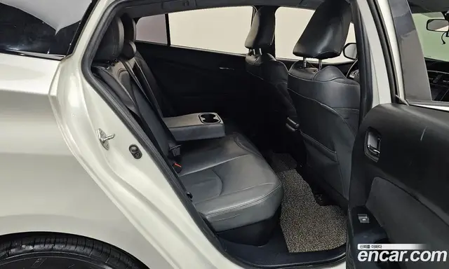 Toyota Prius 2017 1.8 автомат (гидро), миниатюра 11