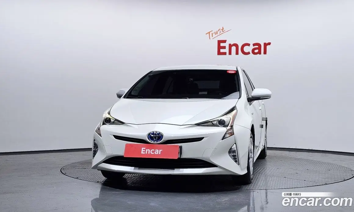 Toyota Prius 2017 1.8 автомат (гидро), фото 3
