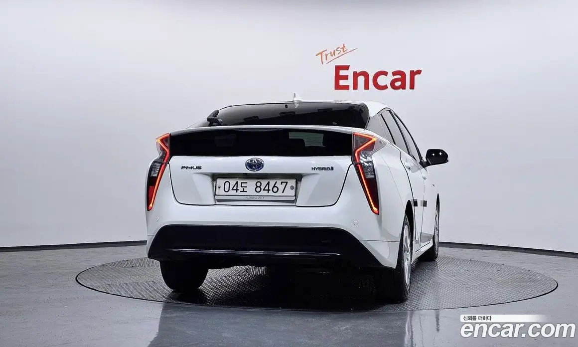 Toyota Prius 2017 1.8 автомат (гидро), фото 4