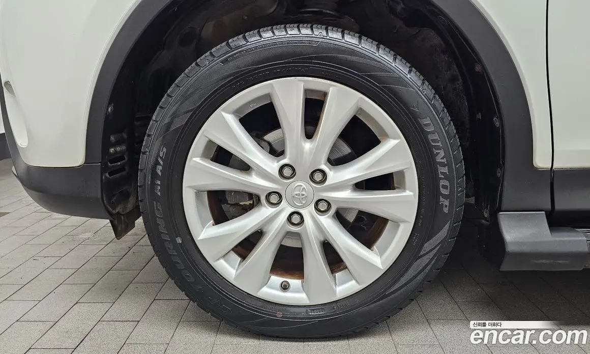 Toyota RAV4 2015 2.5 автомат (гидро), фото 5 Toyota RAV4 2015 2.5 автомат (гидро), фото 5