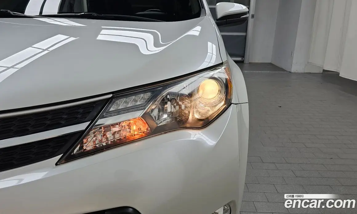 Toyota RAV4 2015 2.5 автомат (гидро), фото 8 Toyota RAV4 2015 2.5 автомат (гидро), фото 8
