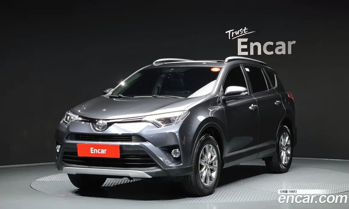 Toyota RAV4 2018 2.5 автомат (гидро), фото 1 Toyota RAV4 2018 2.5 автомат (гидро), фото 1