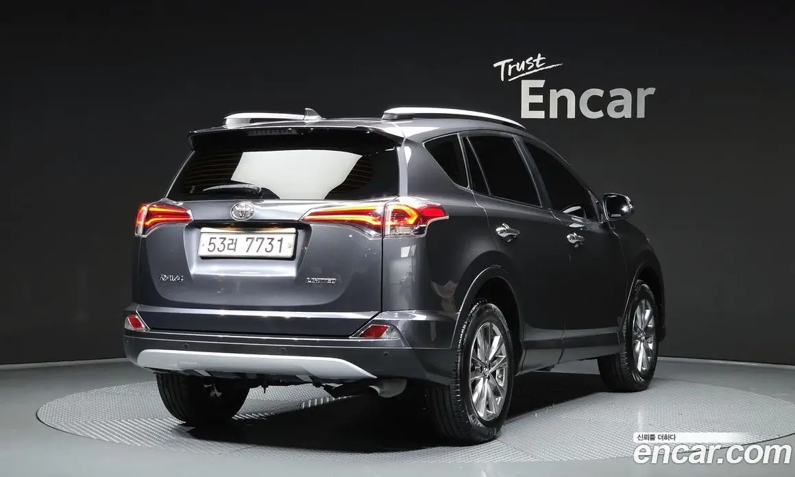 Toyota RAV4 2018 2.5 автомат (гидро), фото 2 Toyota RAV4 2018 2.5 автомат (гидро), фото 2