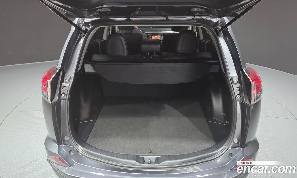 Toyota RAV4 2018 2.5 автомат (гидро), фото 26 Toyota RAV4 2018 2.5 автомат (гидро), фото 26
