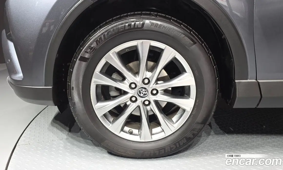Toyota RAV4 2018 2.5 автомат (гидро), фото 5 Toyota RAV4 2018 2.5 автомат (гидро), фото 5