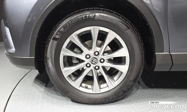 Toyota RAV4 2018 2.5 автомат (гидро), миниатюра 5 Toyota RAV4 2018 2.5 автомат (гидро), миниатюра 5