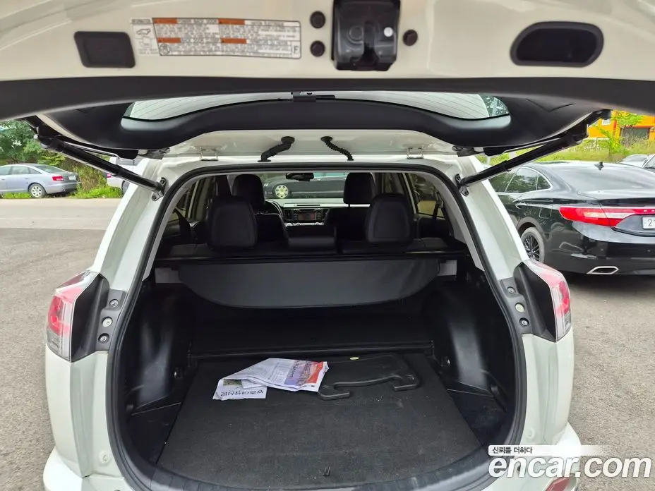Toyota RAV4 2018 2.5 автомат (гидро), фото 19 Toyota RAV4 2018 2.5 автомат (гидро), фото 19