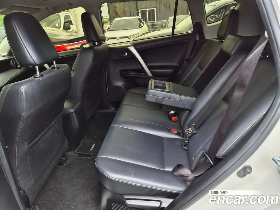Toyota RAV4 2018 2.5 автомат (гидро), фото 20 Toyota RAV4 2018 2.5 автомат (гидро), фото 20