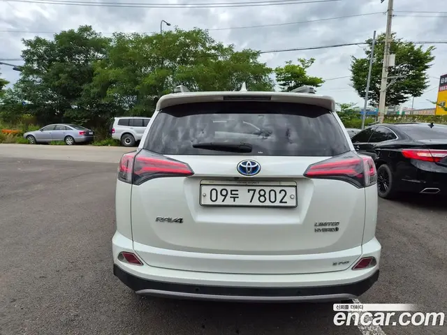 Toyota RAV4 2018 2.5 автомат (гидро), миниатюра 3 Toyota RAV4 2018 2.5 автомат (гидро), миниатюра 3