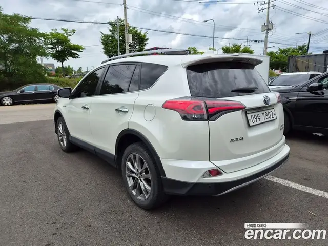 Toyota RAV4 2018 2.5 автомат (гидро), миниатюра 4 Toyota RAV4 2018 2.5 автомат (гидро), миниатюра 4