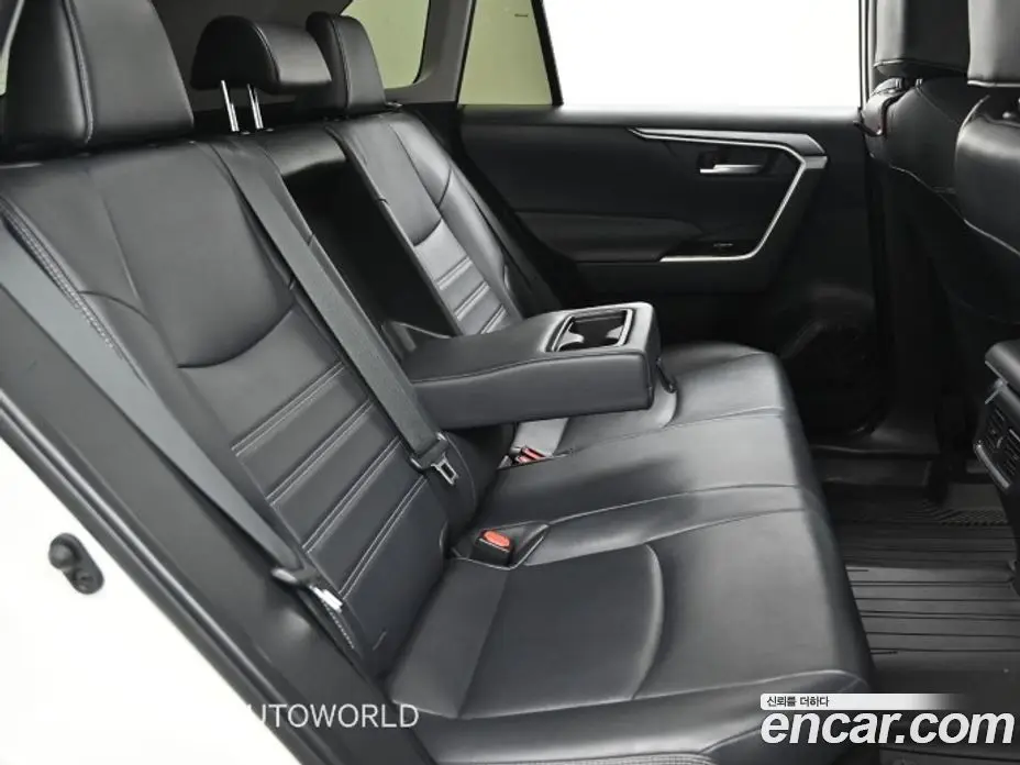 Toyota RAV4 2019 2.5 автомат (вариатор), фото 12 Toyota RAV4 2019 2.5 автомат (вариатор), фото 12