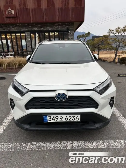 Toyota RAV4 2022 2.5 автомат (вариатор), фото 1 Toyota RAV4 2022 2.5 автомат (вариатор), фото 1