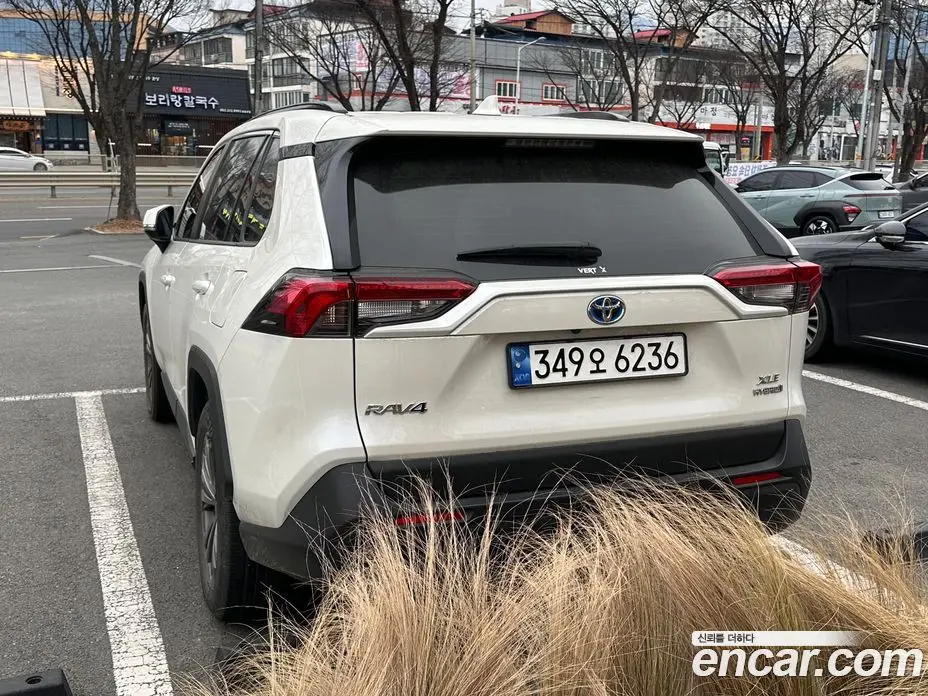Toyota RAV4 2022 2.5 автомат (вариатор), фото 2 Toyota RAV4 2022 2.5 автомат (вариатор), фото 2