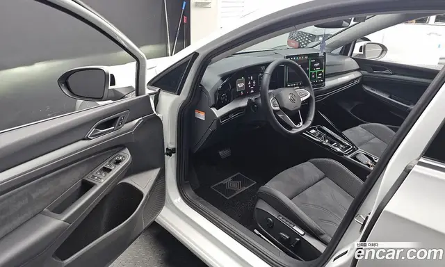 Volkswagen Golf 2025 2.0 автомат (гидро), миниатюра 12