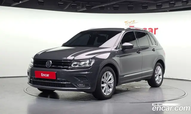 Volkswagen Tiguan 2018 2.0 автомат (гидро), миниатюра 1 Volkswagen Tiguan 2018 2.0 автомат (гидро), миниатюра 1