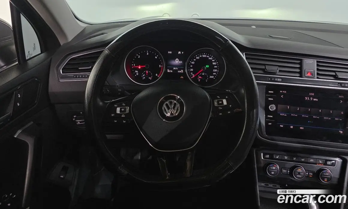 Volkswagen Tiguan 2018 2.0 автомат (гидро), фото 13 Volkswagen Tiguan 2018 2.0 автомат (гидро), фото 13