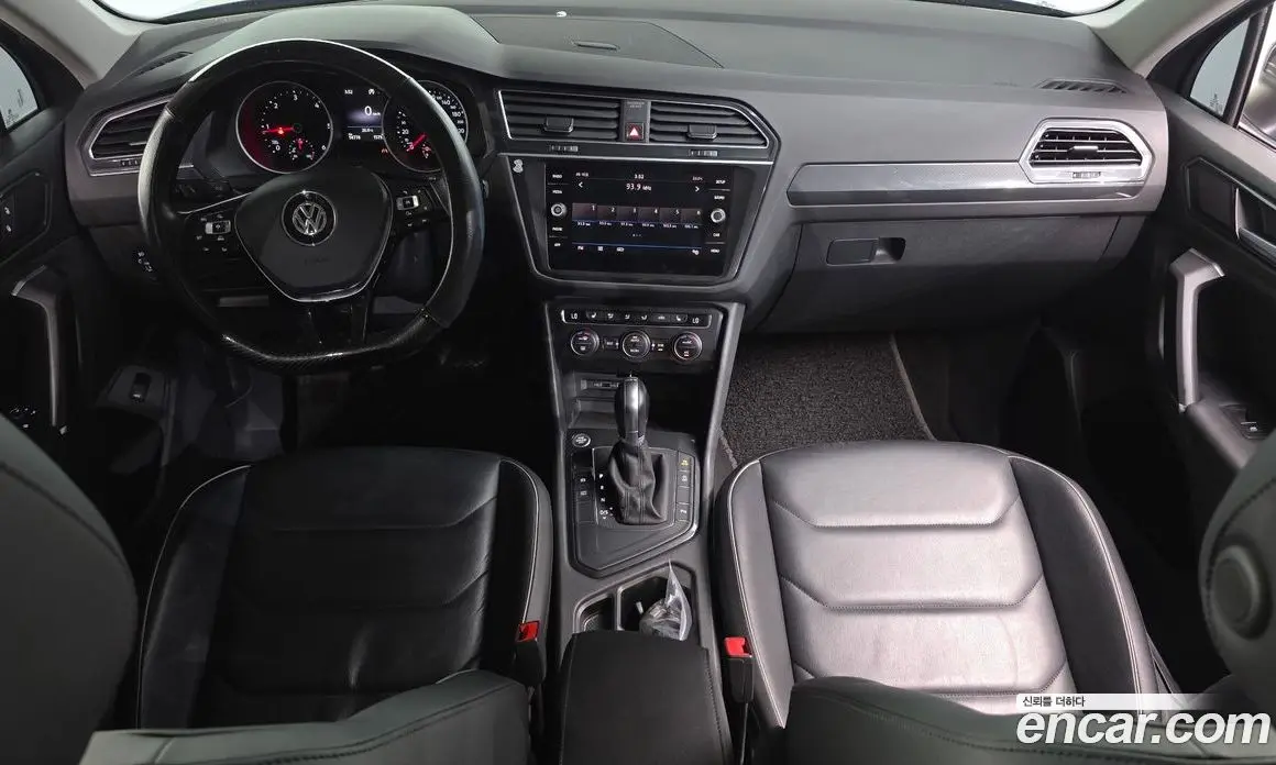 Volkswagen Tiguan 2018 2.0 автомат (гидро), фото 7 Volkswagen Tiguan 2018 2.0 автомат (гидро), фото 7