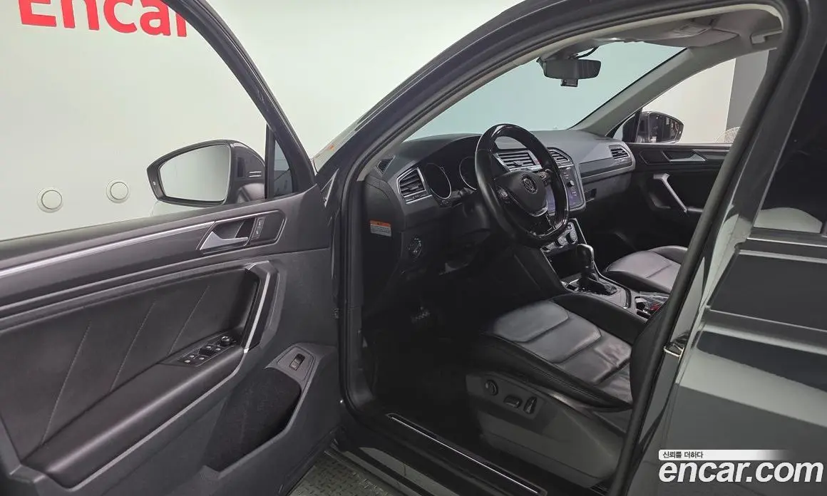 Volkswagen Tiguan 2018 2.0 автомат (гидро), фото 10 Volkswagen Tiguan 2018 2.0 автомат (гидро), фото 10
