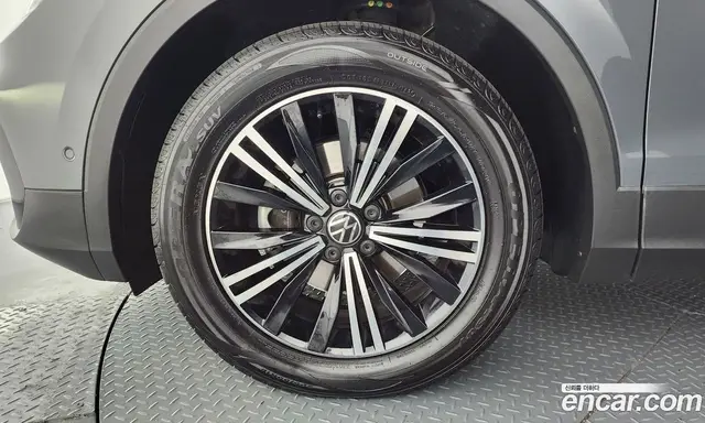 Volkswagen Tiguan 2021 2.0 автомат (гидро), миниатюра 5