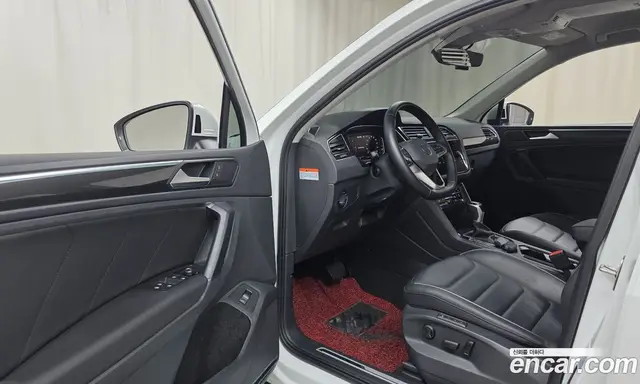 Volkswagen Tiguan 2023 2.0 автомат (гидро), миниатюра 12