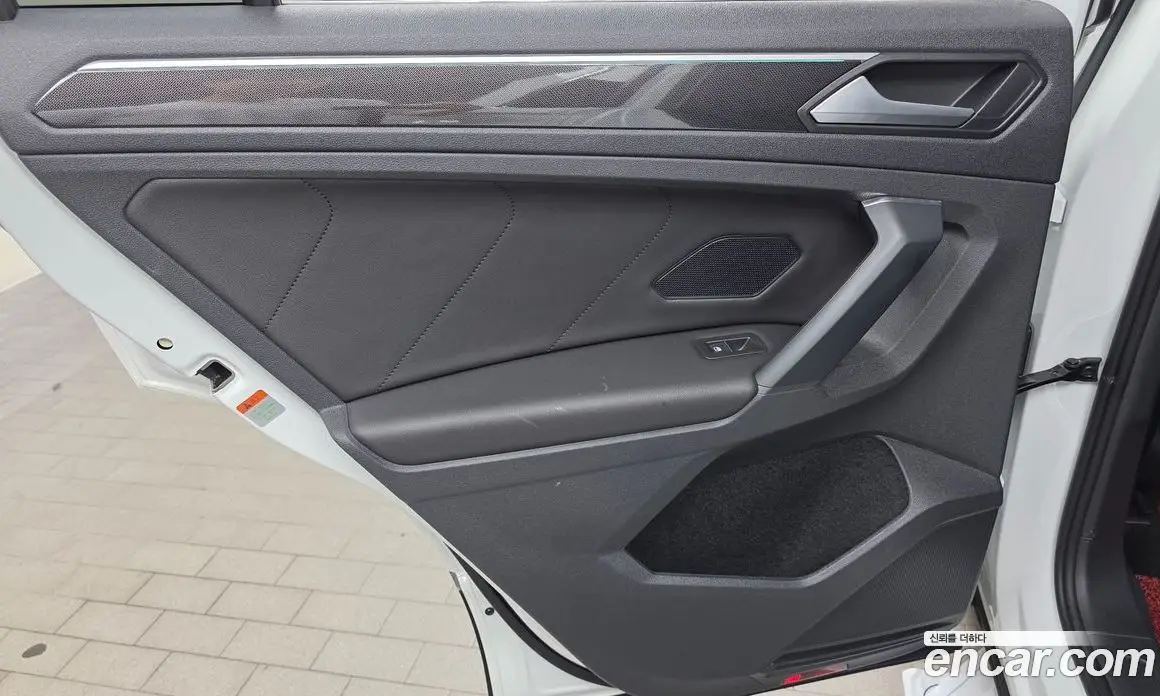 Volkswagen Tiguan 2023 2.0 автомат (гидро), фото 14 Volkswagen Tiguan 2023 2.0 автомат (гидро), фото 14