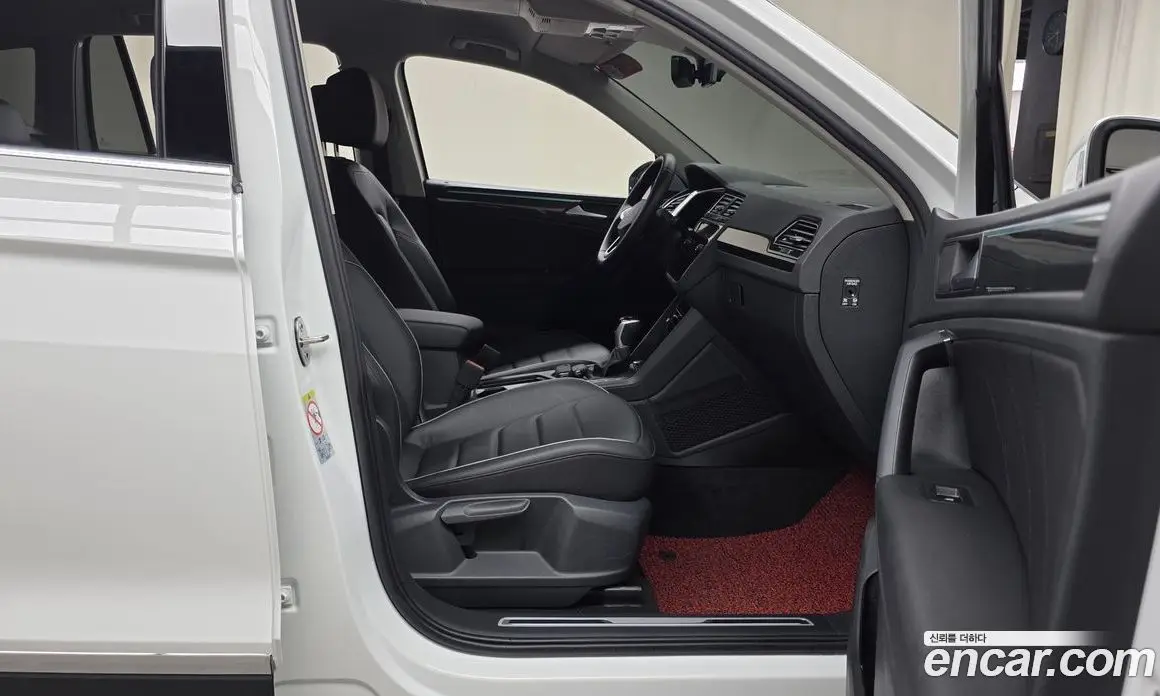 Volkswagen Tiguan 2023 2.0 автомат (гидро), фото 15 Volkswagen Tiguan 2023 2.0 автомат (гидро), фото 15