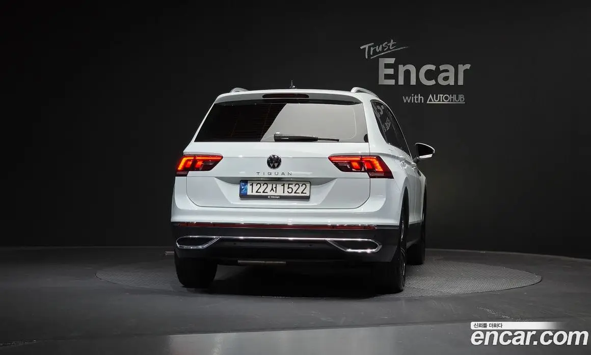 Volkswagen Tiguan 2023 2.0 автомат (гидро), фото 3 Volkswagen Tiguan 2023 2.0 автомат (гидро), фото 3