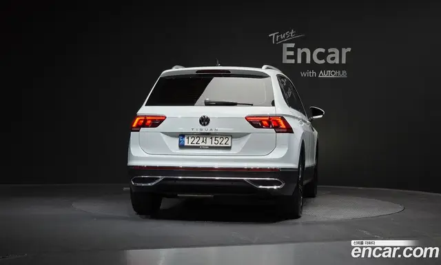 Volkswagen Tiguan 2023 2.0 автомат (гидро), миниатюра 3 Volkswagen Tiguan 2023 2.0 автомат (гидро), миниатюра 3