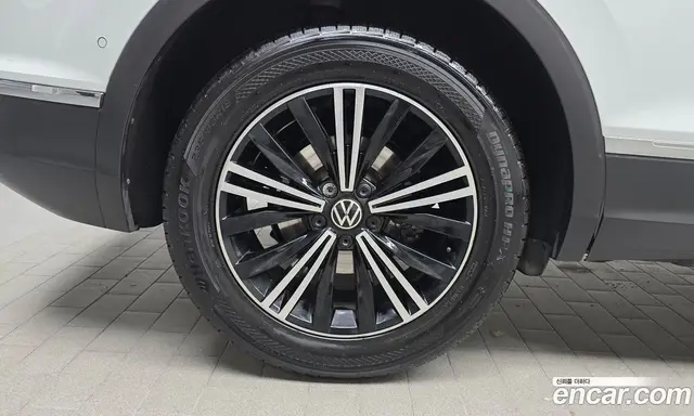Volkswagen Tiguan 2023 2.0 автомат (гидро), миниатюра 4 Volkswagen Tiguan 2023 2.0 автомат (гидро), миниатюра 4
