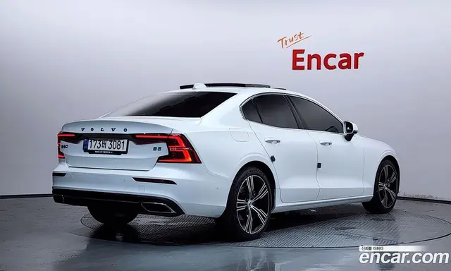 Volvo S60 2021 2.0 автомат (гидро), миниатюра 2 Volvo S60 2021 2.0 автомат (гидро), миниатюра 2