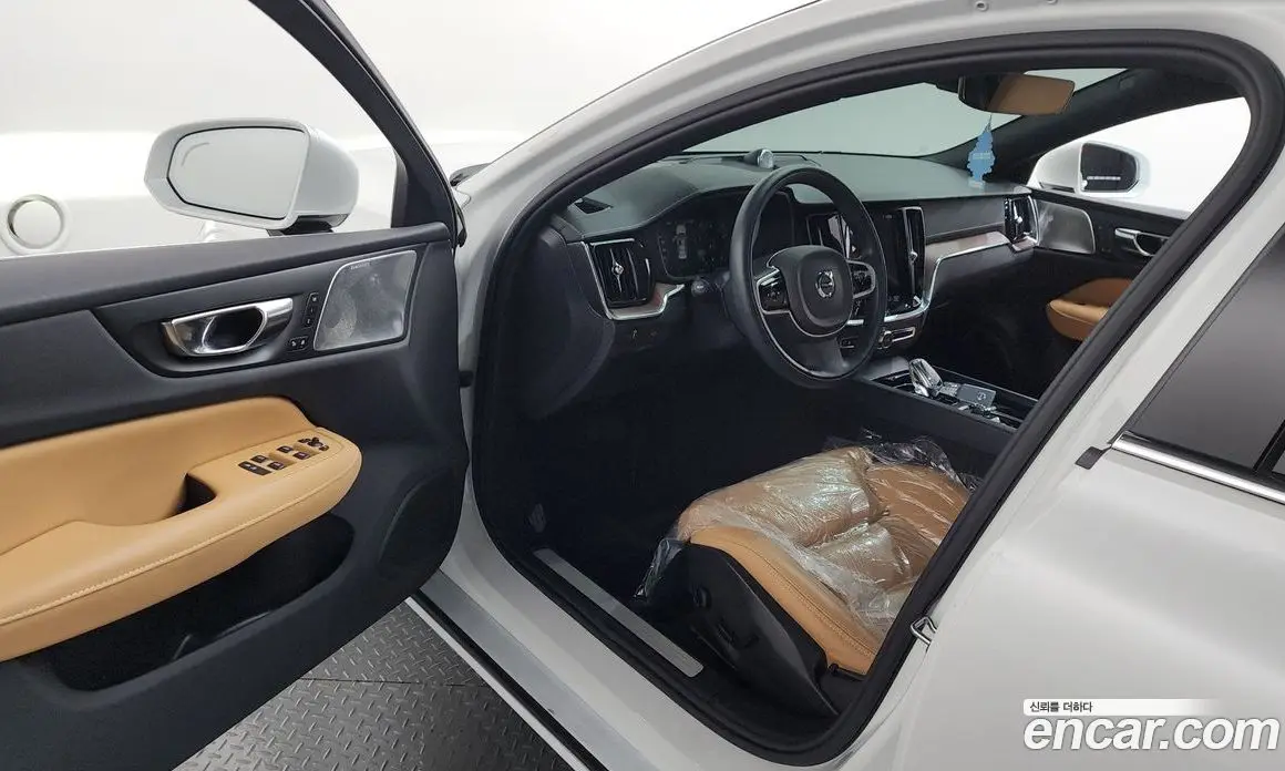 Volvo S60 2021 2.0 автомат (гидро), фото 13 Volvo S60 2021 2.0 автомат (гидро), фото 13