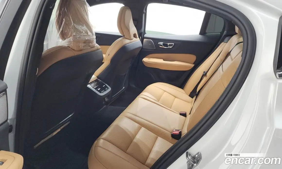 Volvo S60 2021 2.0 автомат (гидро), фото 17 Volvo S60 2021 2.0 автомат (гидро), фото 17