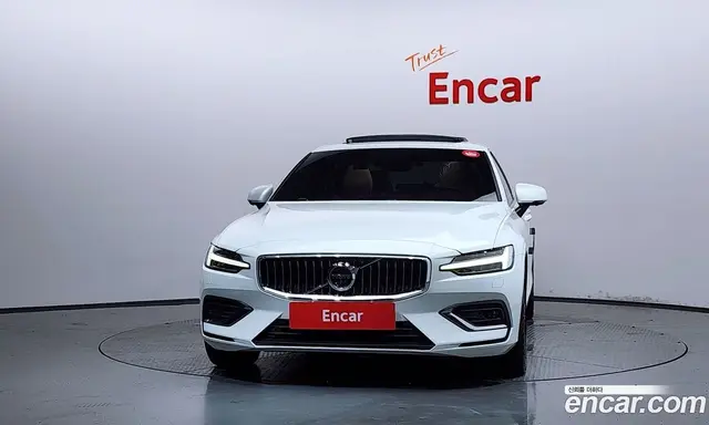 Volvo S60 2021 2.0 автомат (гидро), миниатюра 3 Volvo S60 2021 2.0 автомат (гидро), миниатюра 3