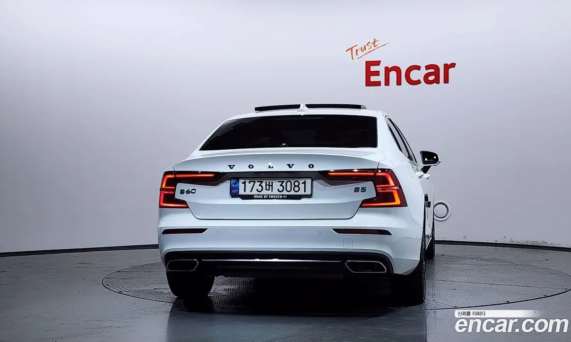 Volvo S60 2021 2.0 автомат (гидро), фото 4 Volvo S60 2021 2.0 автомат (гидро), фото 4