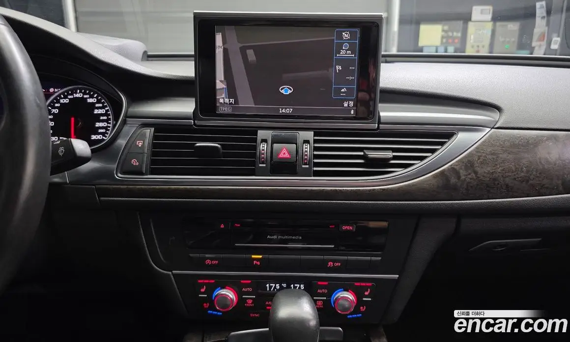 Audi A6 2018 2.0 автомат (гидро), фото 16