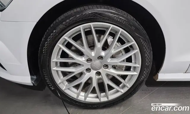 Audi A6 2018 2.0 автомат (гидро), миниатюра 5