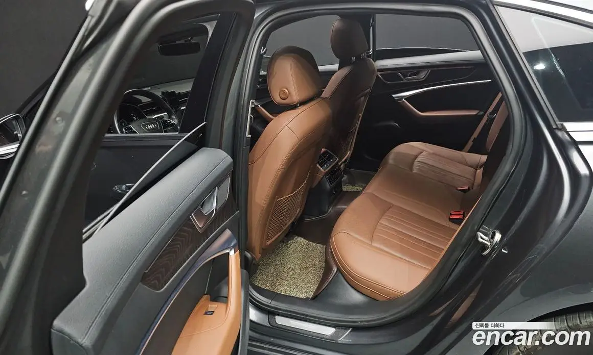Audi A6 2020 2.0 автомат (гидро), фото 12