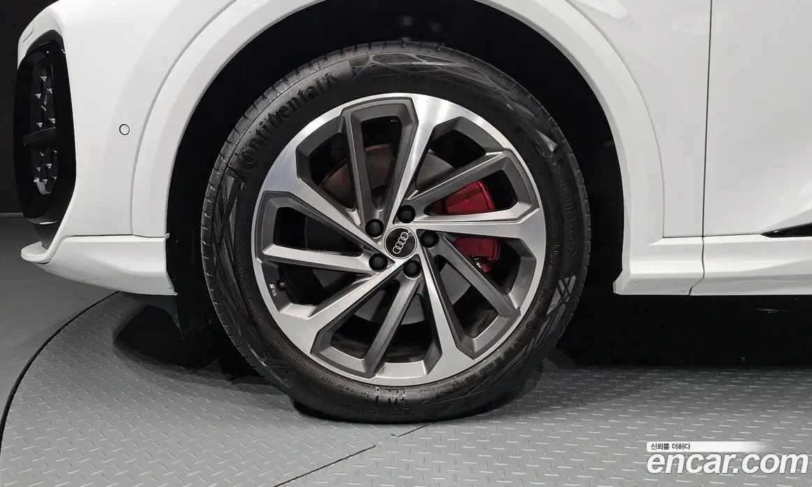 Audi Q5 2025 2.0 автомат (гидро), фото 5 Audi Q5 2025 2.0 автомат (гидро), фото 5