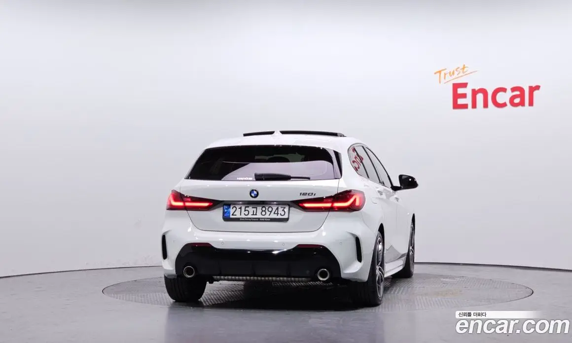 BMW 1 серия 2021 2.0 автомат (гидро), фото 4 BMW 1 серия 2021 2.0 автомат (гидро), фото 4