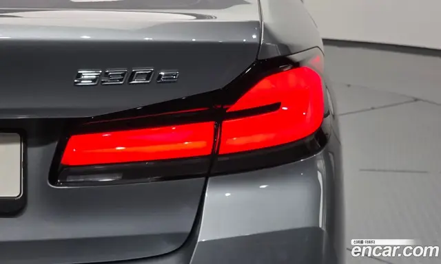 BMW 5 серия 2023 2.0 автомат (гидро), миниатюра 8 BMW 5 серия 2023 2.0 автомат (гидро), миниатюра 8
